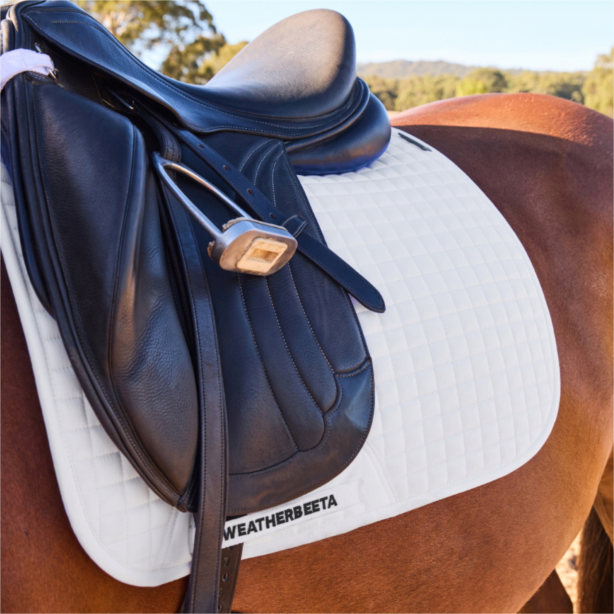 2025 Weatherbeeta Prime Air-Tec Dressage Saddle Pad 1028250 - White